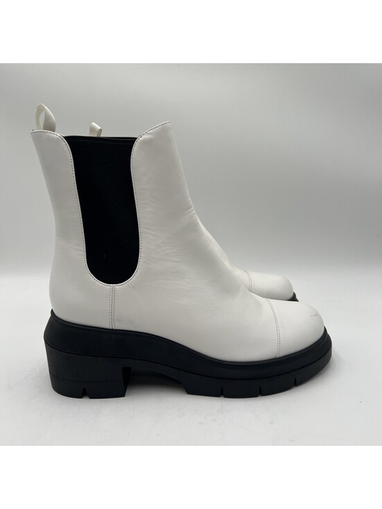Stuart Weitzman Shoes - Women’s Stuart Weitzman Norah Chelsea Lug boots white leather Size 7.5C